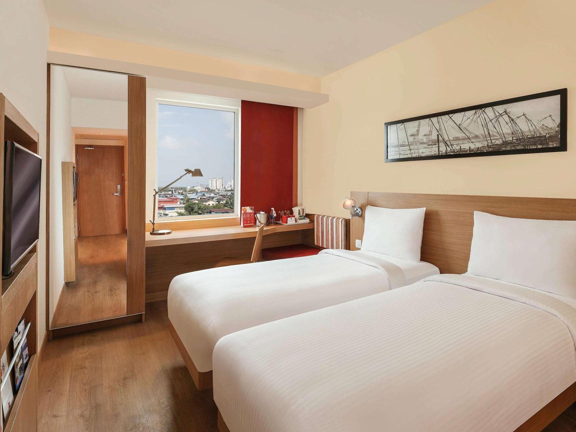 Ibis Kochi City Centre - An Accor Brand Dış mekan fotoğraf